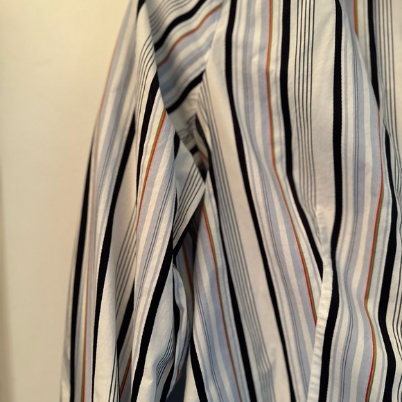 Tommy Hilfiger button up blouse as good as new. - Picture 4 of 5